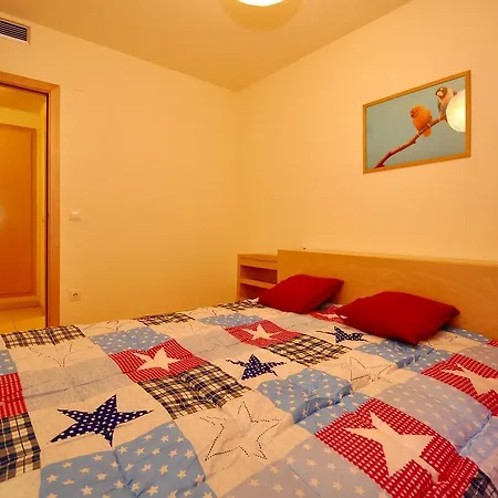 Apartments Diamond House - Lloretholiday - Granada Apartmán *